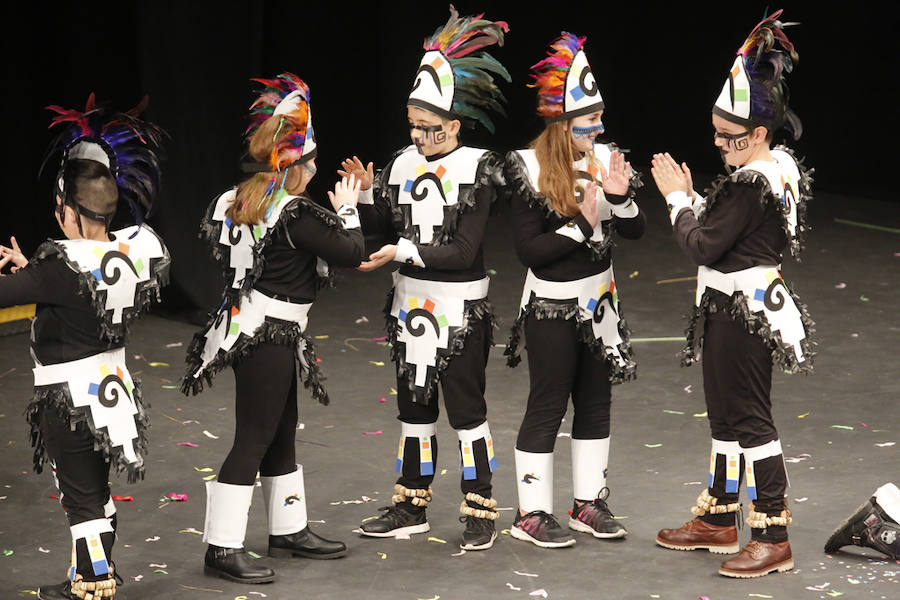 Los más pequeños de la casa ponen su originalidad y desparpajo sobre el escenario del Teatro Jovellanos un año más