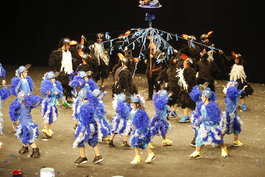 Los más pequeños de la casa ponen su originalidad y desparpajo sobre el escenario del Teatro Jovellanos un año más