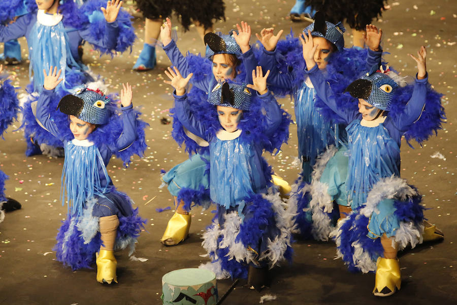 Los más pequeños de la casa ponen su originalidad y desparpajo sobre el escenario del Teatro Jovellanos un año más