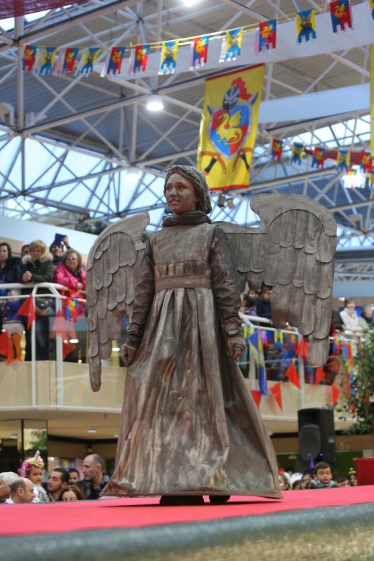 El centro comercial celebra su concurso infantil de disfraces con trecientos participantes.