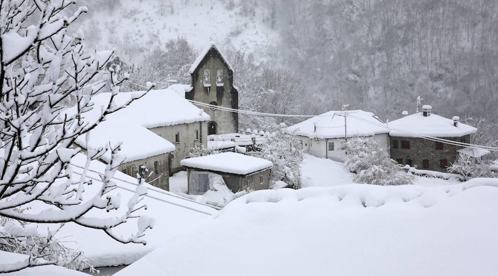 Las grandes imágenes que deja el temporal en Asturias