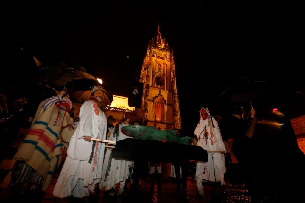 Los personajes se burlan de la independencia catalana y de la corrupción en un desfile que se recuperó el año pasado