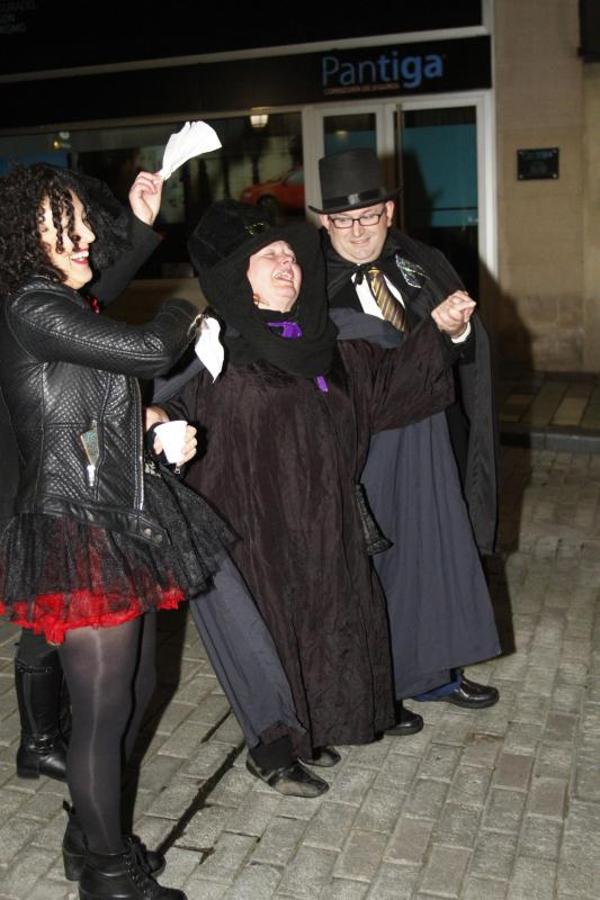 La ciudad pone punto y final a las celebraciones de antroxu con un animado entierro de la sardina