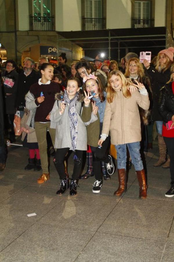 La ciudad pone punto y final a las celebraciones de antroxu con un animado entierro de la sardina