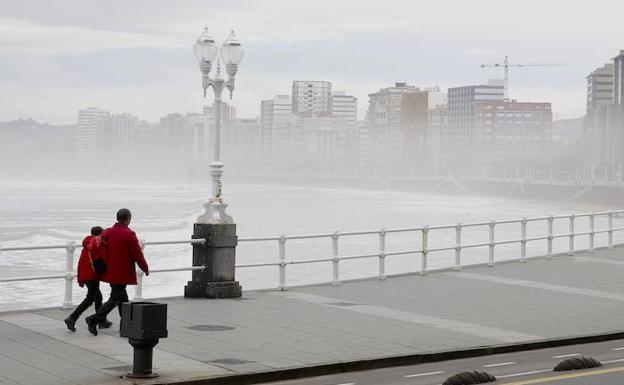 La niebla y el calor se adueñan de Asturias