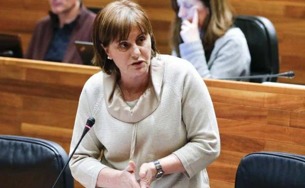 La consejera Pilar Varela, en la Junta General del Principado. 