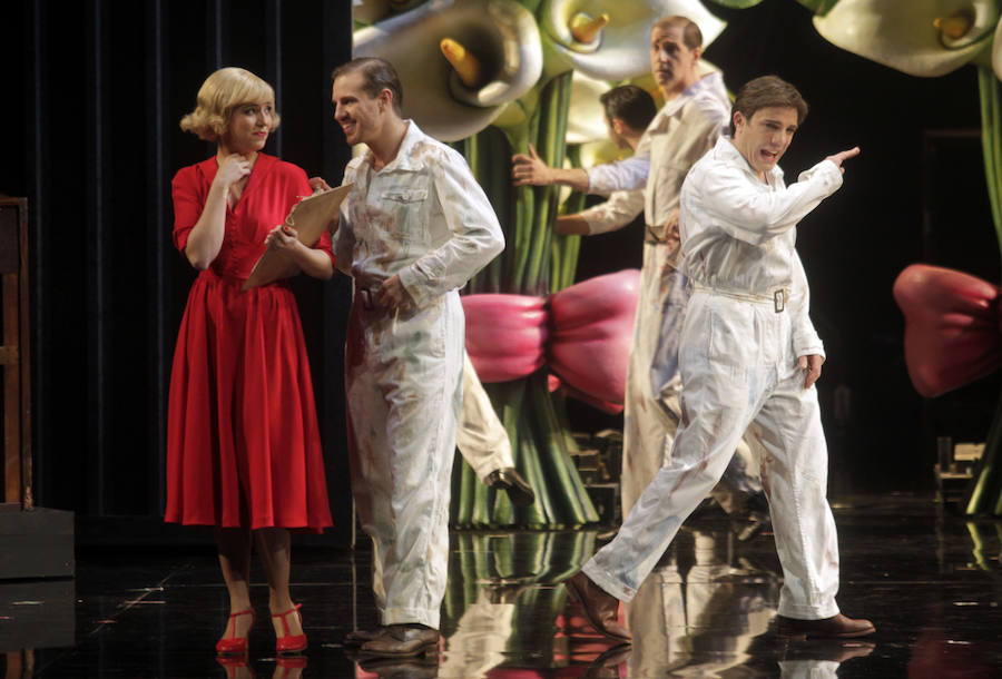 Olíver Díaz está al frente de la dirección musical de la zarzuela, con la Oviedo Filarmonía y el Coro Capilla Polifónica Ciudad de Oviedo. Emilio Sagi está a cargo de la dirección escénica. Los protagonistas son Rossy de Palma, Emmanuel Faraldo y Luis Álvarez.