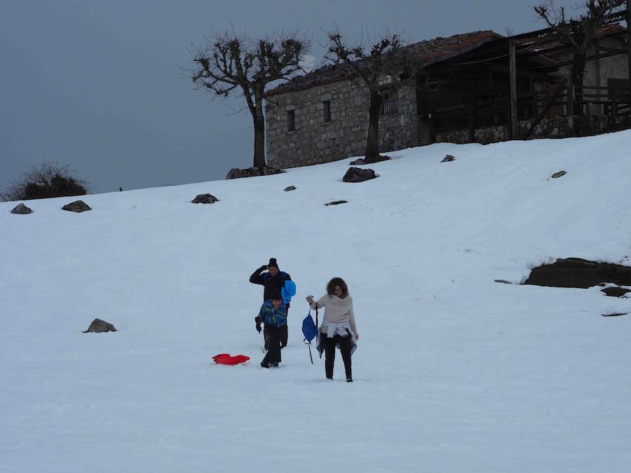 Fin de semana de nieve en Los Lagos de Covadonga - Asturias