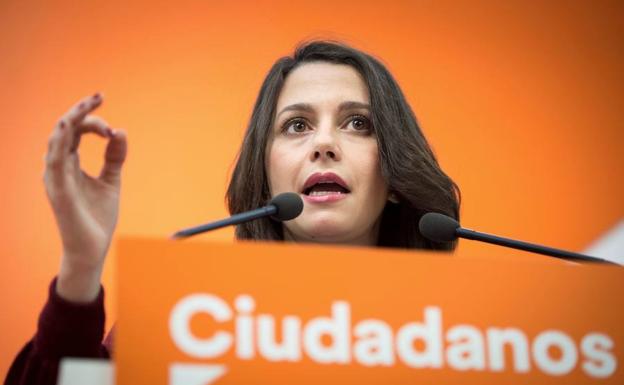 Arrimadas mueve ficha para desbloquear la investidura catalana