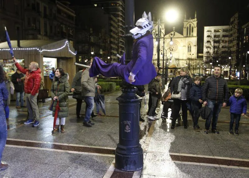 La inauguración oficial del festival repite éxito de público de la jornada previa pese a las inclemencias