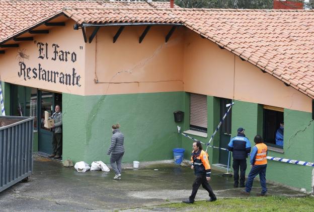 La familia de El Faro de Tazones recupera sus pertenencias