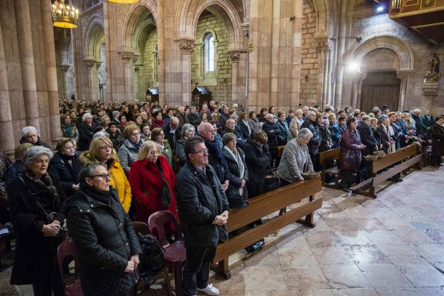 Más de cuatrocientos fieles de Avilés visitan Covadonga
