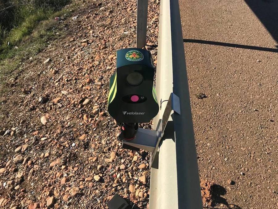 Los nuevos dispositivos que controlarán la velocidad en las carreteras se caracterizan por ser de pequeño tamaño, muy ligeros, multicarril y cuya tecnología los hace prácticamente indetectables