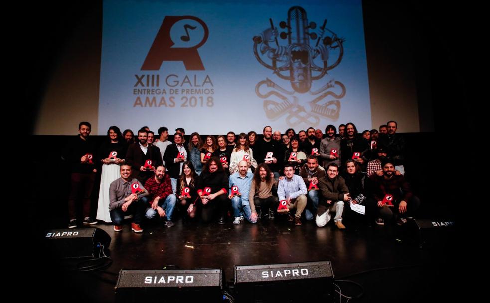 Foto de familia de los ganadores de los Premios Amas.