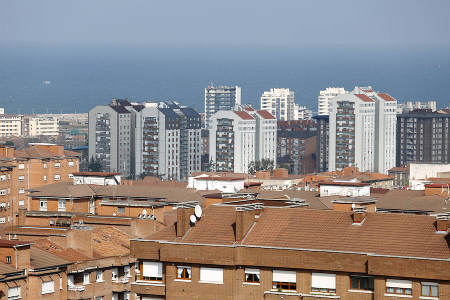 Imágenes tomadas desde los lugares más altos de la ciudad. Vista desde la avenida de Oviedo.