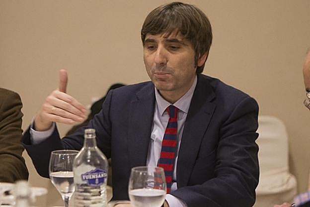 Alfonso Palacio, durante el encuentro del Club de Tenis. 
