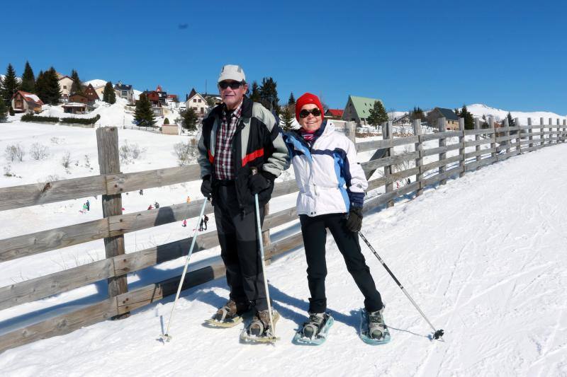 Un centenar de jóvenes esquiadores han participado en los Juegos Deportivos del Principado, celebrados en la estación de Fuentes de Invierno, abarrotada también por los muchos aficionados que se han acercado a disfrutar de la nieve.