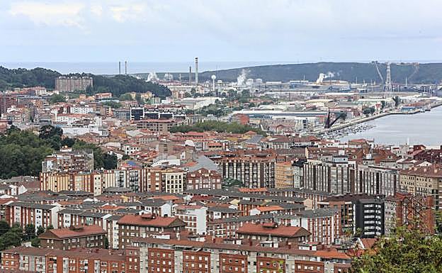 Vista general del casco urbano de Avilés 