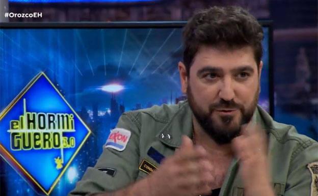 Antonio Orozco durante su entrevista con Pablo Motos en 'El Hormiguero'.