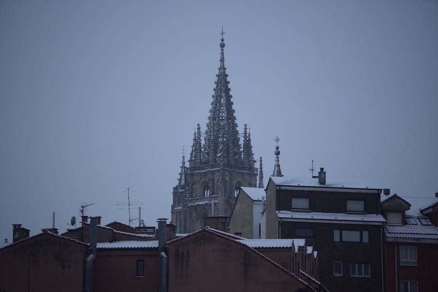 Fotos: Asturias amanece cubierta de nieve, incluso en la costa