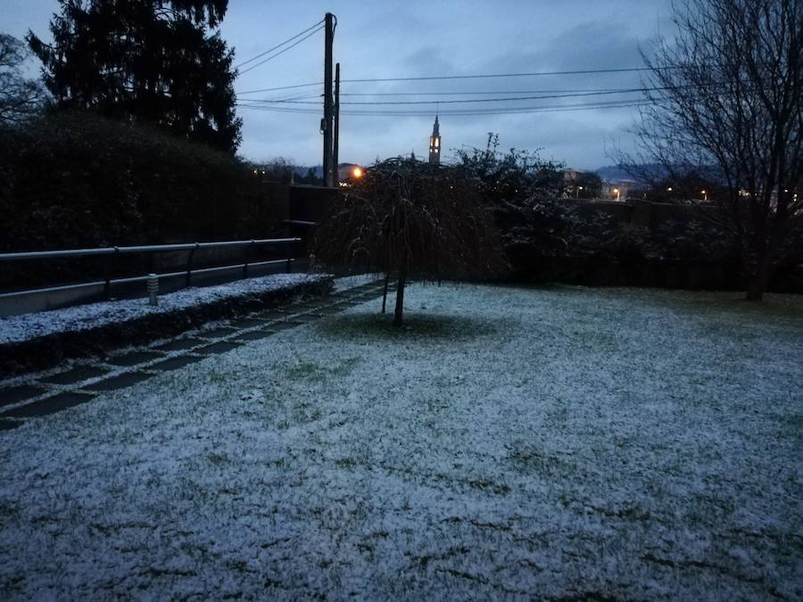 Fotos: Asturias amanece cubierta de nieve, incluso en la costa