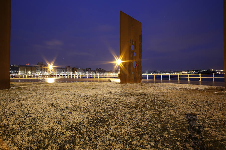 Fotos: La nieve llega a Gijón