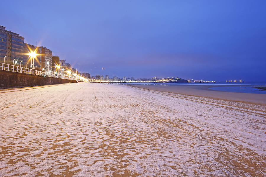 Fotos: La nieve llega a Gijón