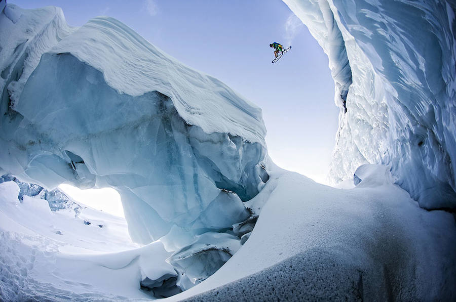 ROLAND MORLEY BROWN CREVASSE GAP - Mención de Honor: Alpinismo y Deportes de Invierno