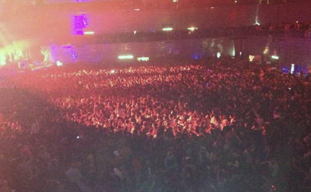 Imagen de la fiesta que acabó en tragedia en el Madrid Arena. 