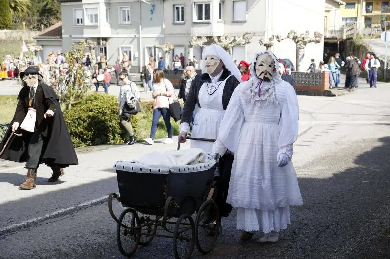 Fotos: Desfile de mascaradas de invierno en Valdesoto