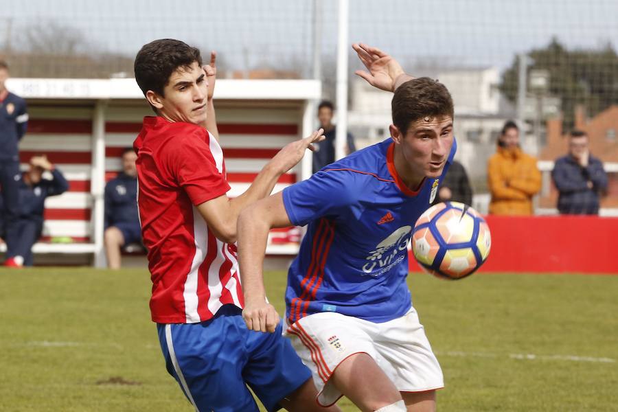 Fotos: El Sporting se lleva la victoria ante el Oviedo en el derbi juvenil