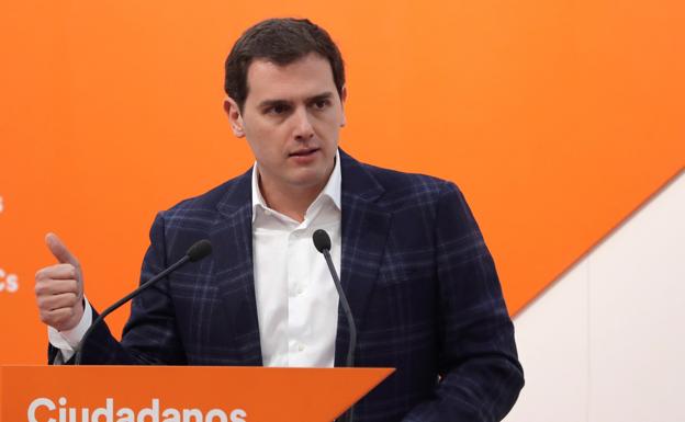 Albert Rivera, durante la rueda de prensa de hoy en la sede de Ciudadanos. 