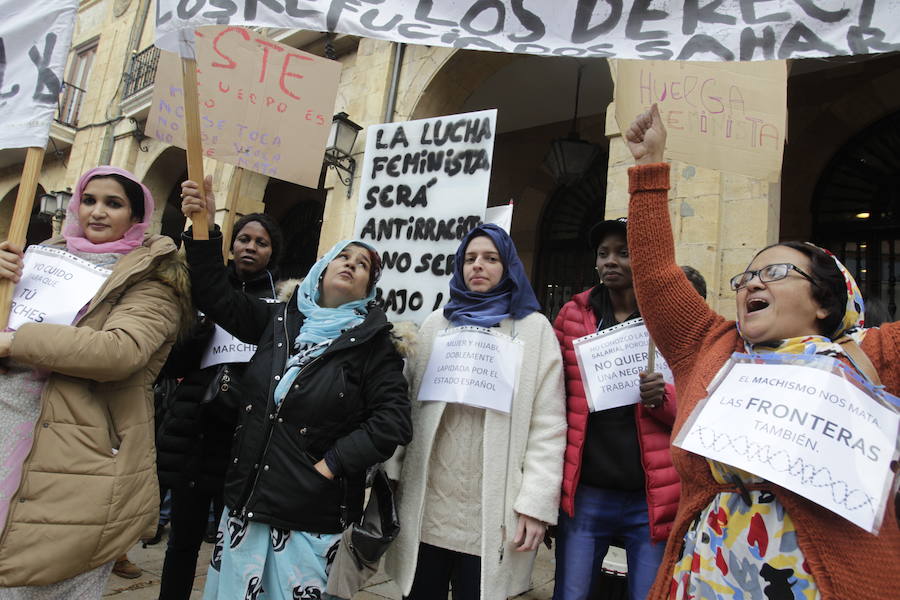 Fotos: Lleno total en la plaza Mayor de Oviedo por el 8-M