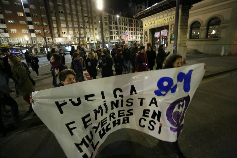 Las mujeres de la región recorren las calles para reivindicar la igualdad en todos los ámbitos de la sociedad.