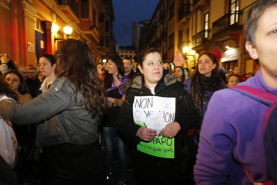Asturias celebra el Día Internacional de la Mujer en las calles de Gijón en la primera huelga general feminista convocada bajo el lema 'Si nosotras paramos, se para el mundo'