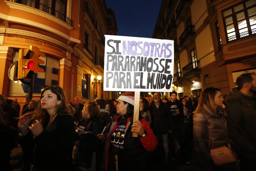 Asturias celebra el Día Internacional de la Mujer en las calles de Gijón en la primera huelga general feminista convocada bajo el lema 'Si nosotras paramos, se para el mundo'