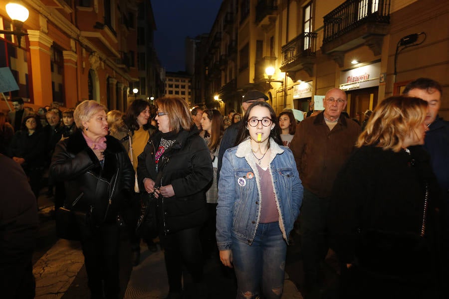 Asturias celebra el Día Internacional de la Mujer en las calles de Gijón en la primera huelga general feminista convocada bajo el lema 'Si nosotras paramos, se para el mundo'