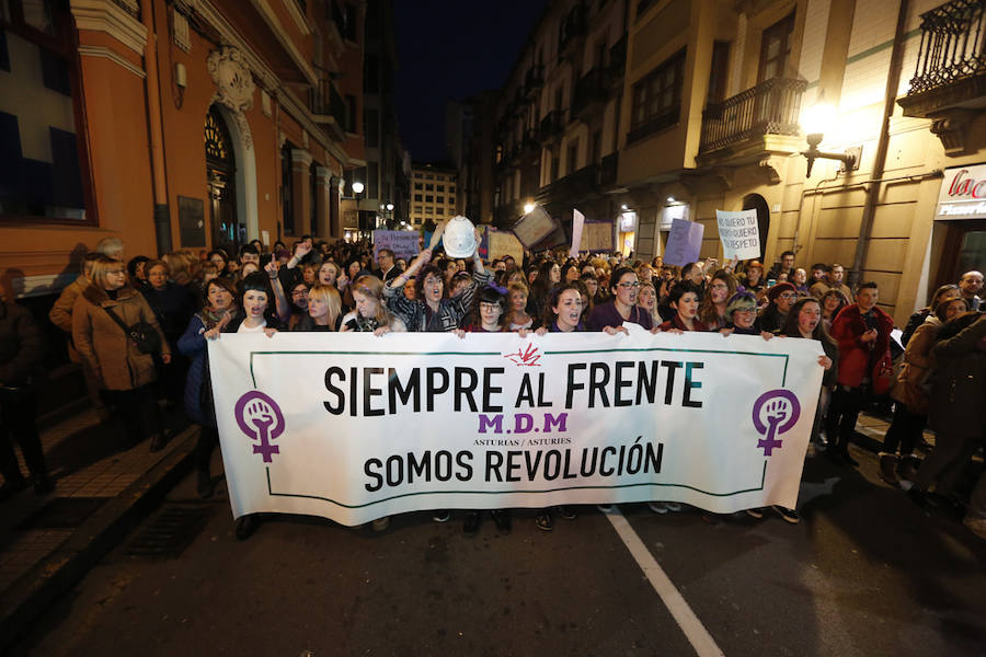 Asturias celebra el Día Internacional de la Mujer en las calles de Gijón en la primera huelga general feminista convocada bajo el lema 'Si nosotras paramos, se para el mundo'