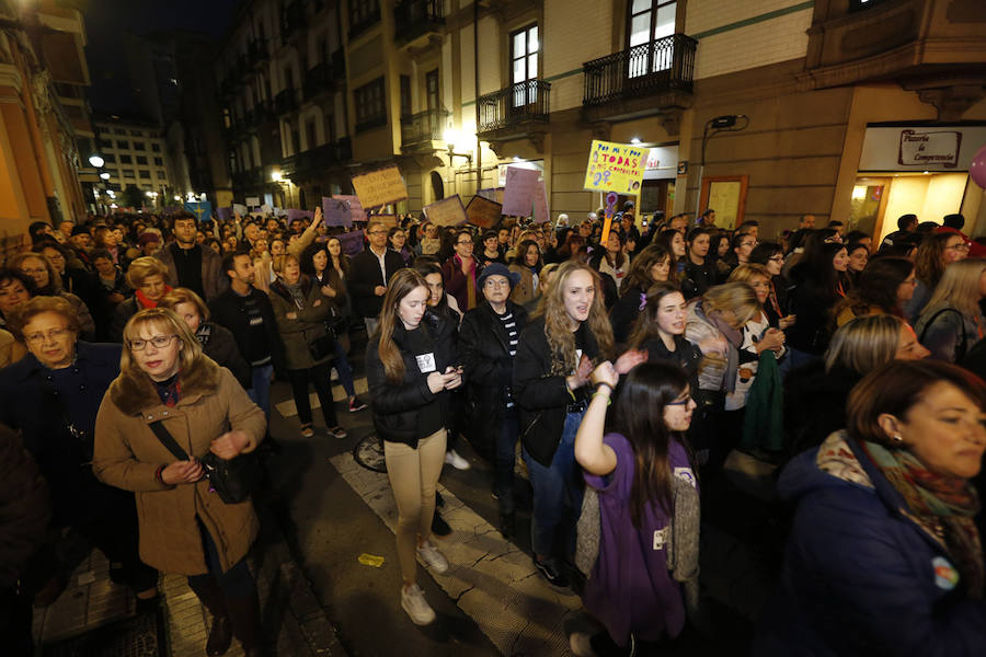 Asturias celebra el Día Internacional de la Mujer en las calles de Gijón en la primera huelga general feminista convocada bajo el lema 'Si nosotras paramos, se para el mundo'
