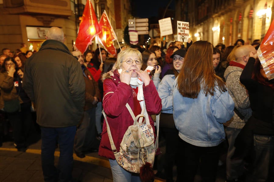 Asturias celebra el Día Internacional de la Mujer en las calles de Gijón en la primera huelga general feminista convocada bajo el lema 'Si nosotras paramos, se para el mundo'