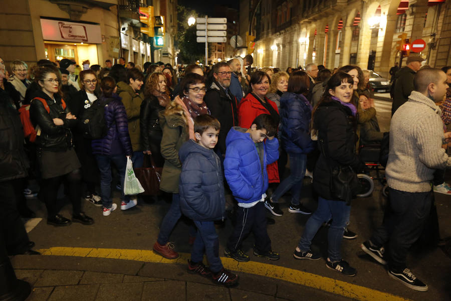 Asturias celebra el Día Internacional de la Mujer en las calles de Gijón en la primera huelga general feminista convocada bajo el lema 'Si nosotras paramos, se para el mundo'