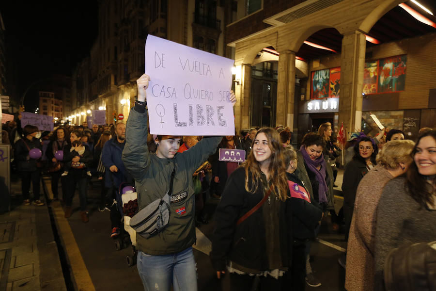 Asturias celebra el Día Internacional de la Mujer en las calles de Gijón en la primera huelga general feminista convocada bajo el lema 'Si nosotras paramos, se para el mundo'