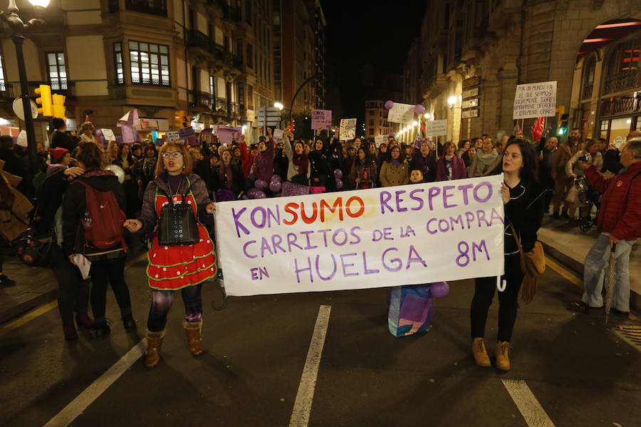 Asturias celebra el Día Internacional de la Mujer en las calles de Gijón en la primera huelga general feminista convocada bajo el lema 'Si nosotras paramos, se para el mundo'