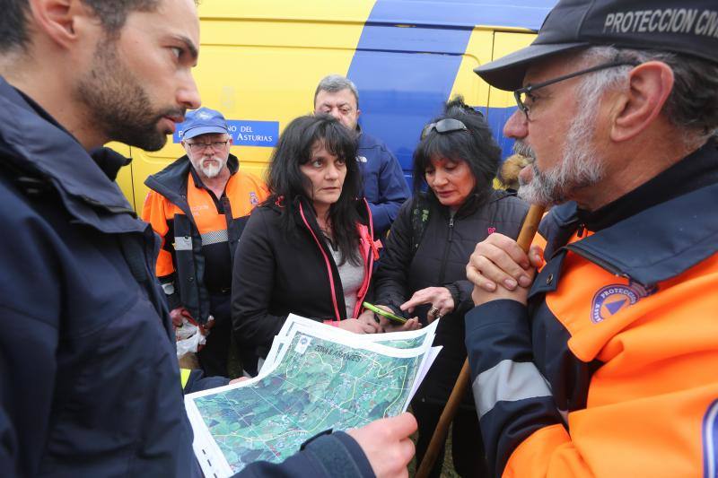 Unas 150 personas han acudido a la llamada para tratar de localizar a la mujer desaparecida. 