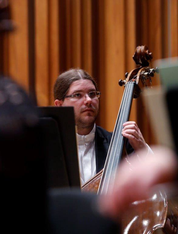 La Orquesta Sinfónica del Principado ha ofrecido un concierto en el AuditorioPríncipe Felipe, en Oviedo, en el que dio su particular homenaje al compositor Leonard Bernstein, del que este año se cumplen 100 años de su nacimiento. La dirección corrió a cargo de Rossen Milanov y Leila Josefowicz fue la violín solista.