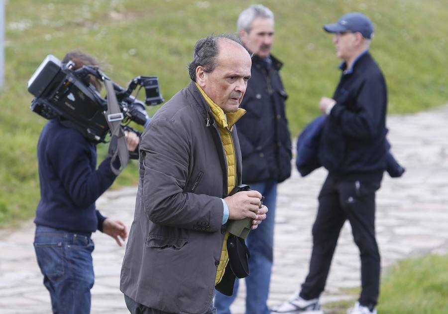 La búsqueda de Lorena Torre se ha reanudado este viernes. Más de cuarenta efectivos participan en el operativo, que rastrea la costa de Gijón en busca de algún indicio sobre la mujer, que desapareció el pasado día 1. 