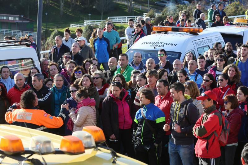 Nueva jornada de búsqueda de Concepción Barbeira en Avilés. Más de 300 personas han participado en el rastreo de la costa en el entorno de la playa de Santa María del Mar. 