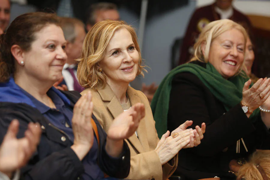 La Cofradía del Oriciu ha reunido en Gijón unas 200 personas con motivo de su VI Gran Capítulo, en el que se ha distinguido al Centro Asturiano de Madrid, Jesús Castro y José A. Fidalgo.