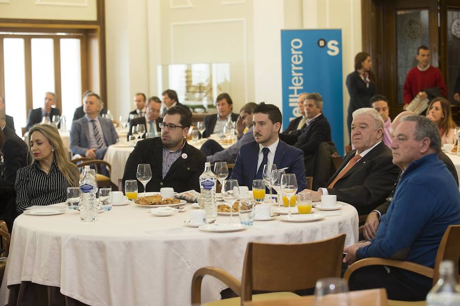 La ponencia corrió a cargo del subdirector general y director de Asset Management y Análisis de Banco Sabadell, Cirus Andreu. 