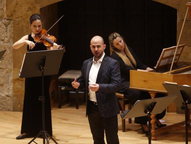 Franco Fagioli, anoche, en pleno concierto en Oviedo. 